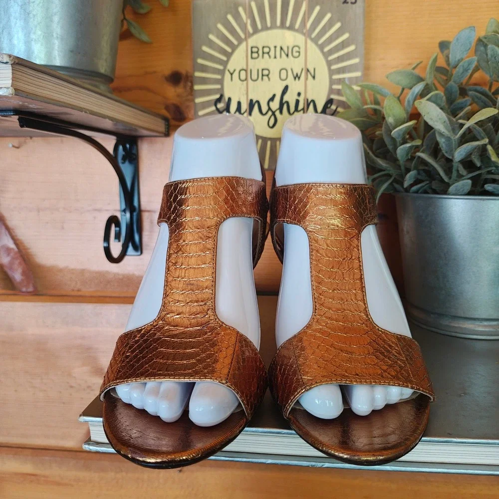 Michael Kors Gold Leather Snakeskin TStrap Heeled Sandals Open Toe Shoes Sz 6.5M